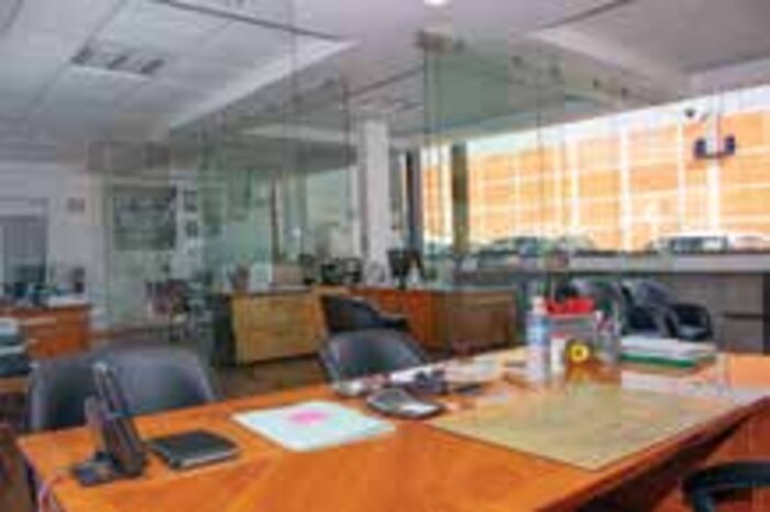 Área de oficinas para clientes dentro de la planta FRIMESA